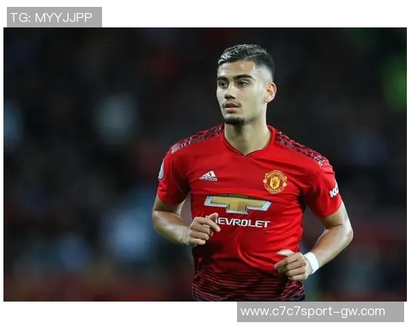 佩雷拉透露离开曼联时故意不与滕哈赫沟通以免被说服留下